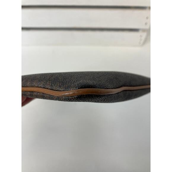 MICHAEL KORS LARGE BROWN, TAN SIGNATURE PRINT WRISTLET - Picture 7 of 11